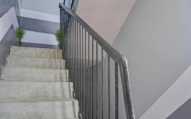 Oyo 703347 Ab Hotel