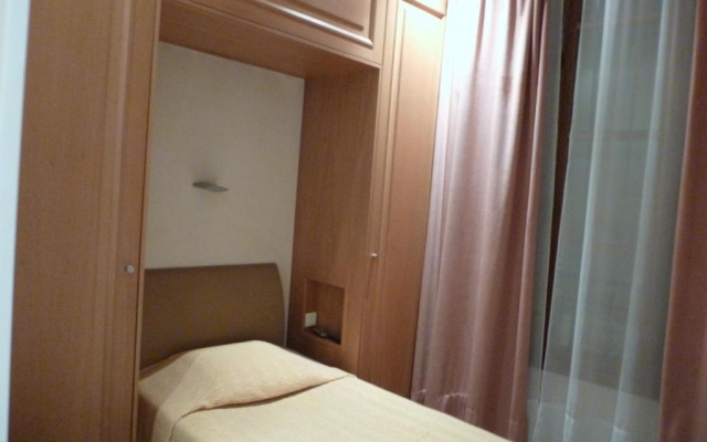 Standard Single room (single bed)