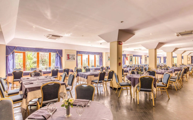 Marina Club Hotel