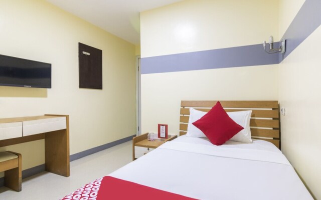 Lucky Hotel by OYO Rooms