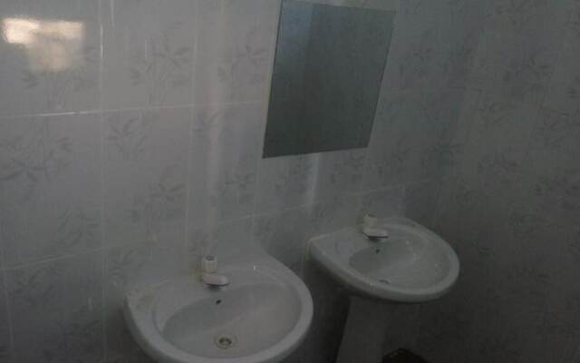 JJ&JE Family House - Hostel