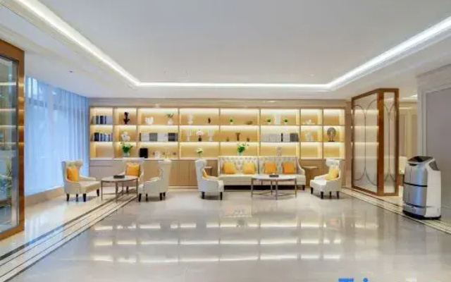 Vienna Hotel (Chaoyang Passenger Transport Center Youyi Street)
