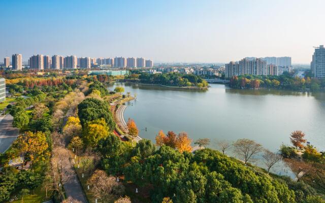 Crowne Plaza Shanghai Xiayang Lake by IHG
