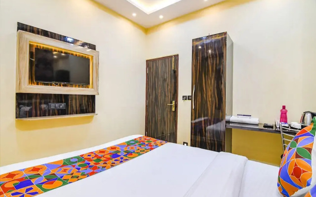 Fabhotel Royal Park Inn