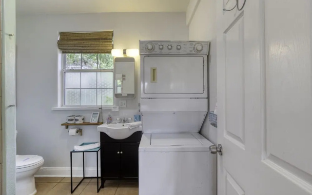 1 Bedroom Spanish Bungalow Guest House