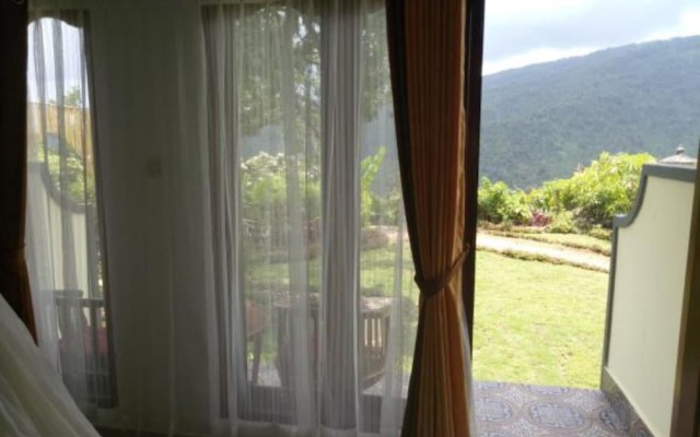 Aris Homestay and Warung Made