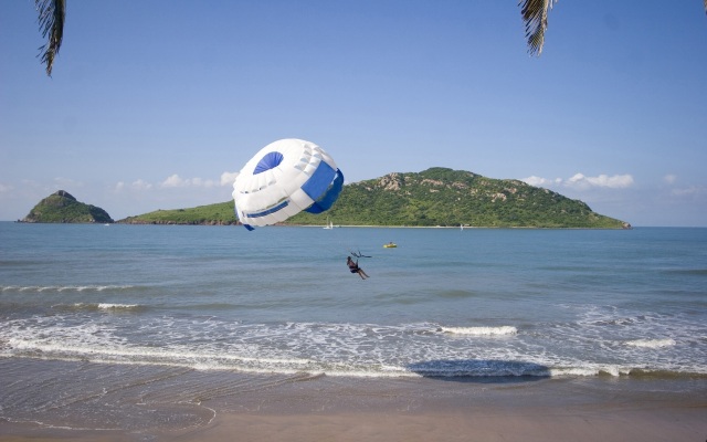 Las Flores Beach Resort