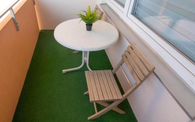 Schöne 2 Zimmerwohnung mit UHD-TV, großem Balkon und Hängematte