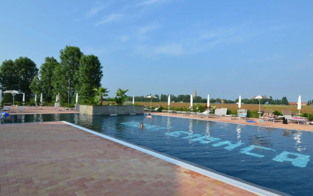 Quaint Apartment in Codigoro with Pool and Sauna