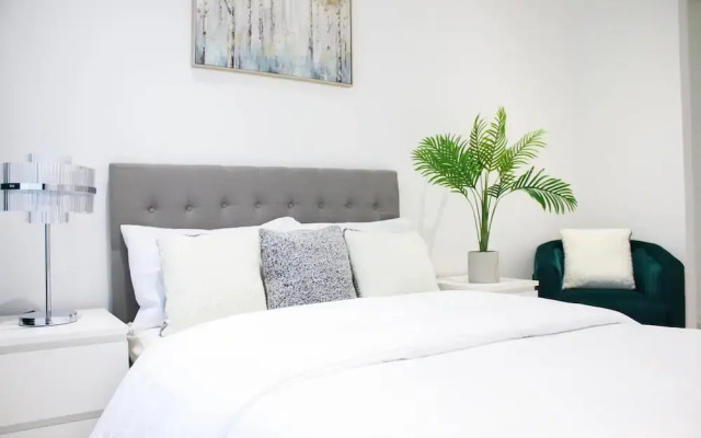 Guthrum Place 3bedroom Luxury Apt Royal Wharf Dock