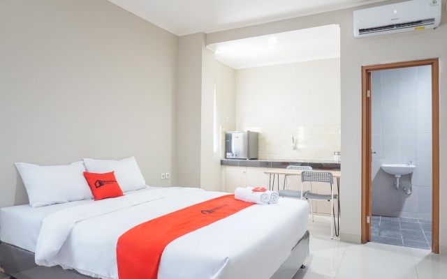 Residences by RedDoorz near MT Haryono (Minimum Stay 6 Nights) – Guest Rooms – Jakarta
