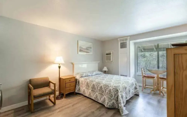 Prospector Lodge by Vacation Roost