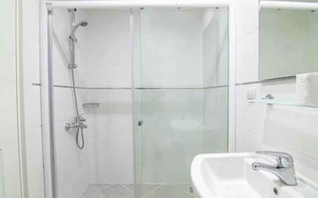 Sunset Beach Club Aqualettings Mermaid 33