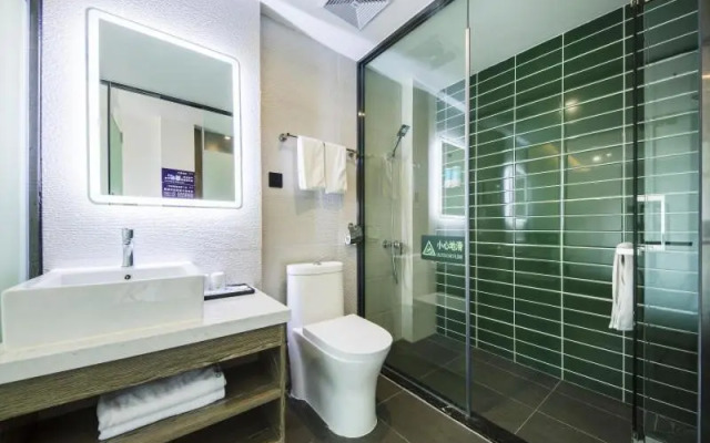 GreenTree Inn Express (Daocheng Yading Scenic Area)