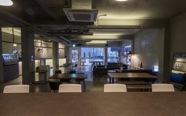 Canvas Hostel