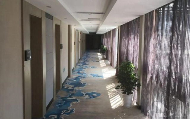 Longquan Nanguo Garden Hotel