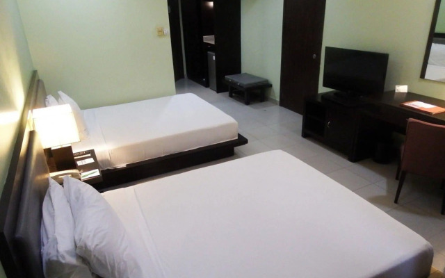 Tanza Oasis Hotel and Resort