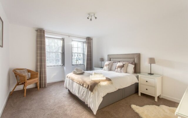 Historic flat on Royal Mile