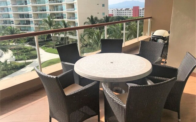 Unlimited Luxury Villas - Del Canto Condo