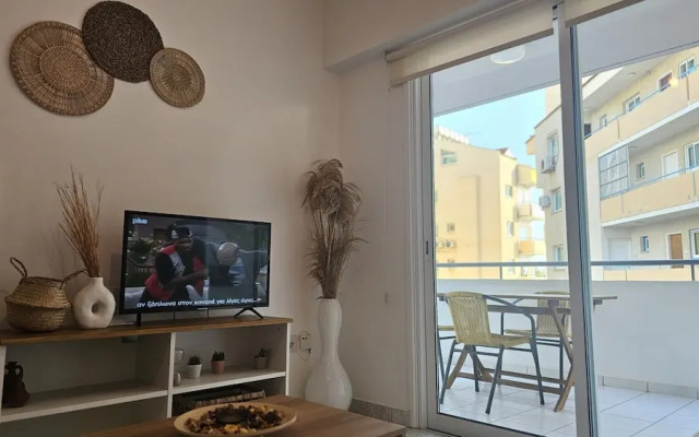 141 LCA - Stay Miracle Apartment