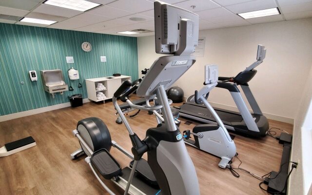 Holiday Inn Express & Suites Phoenix - Glendale Sports Dist by IHG