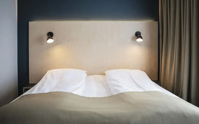 62N Hotel