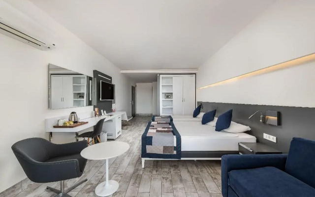 White City Beach - Adults Only