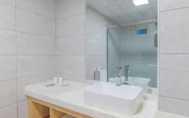 Xinyue Business Hotel