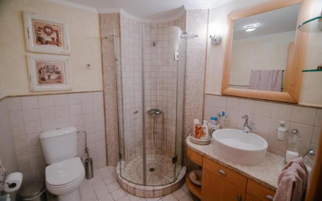 Dreamcatcher Luxury Villa, 1 min walk to beach