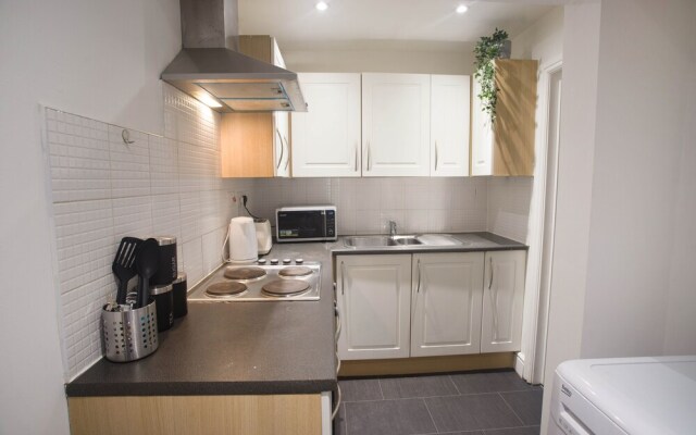 Short Stay Bristol - Stapleton 1 Apartment