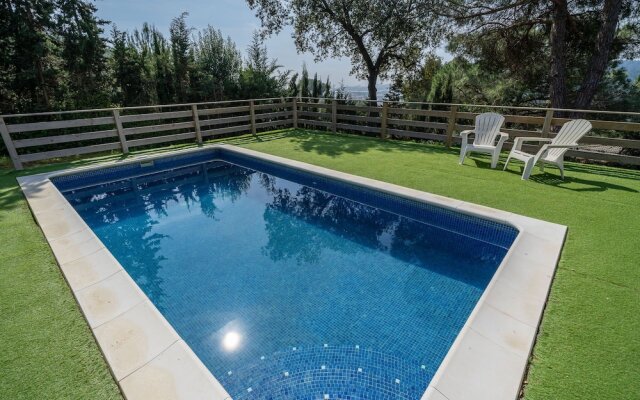 HomeHolidaysRentals Velur