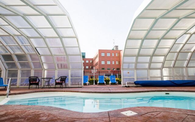 V Hotel & Suites