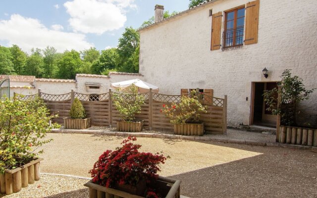 Luxury Apartment With Terrace, Sauna, Tennis, and Heated Pool