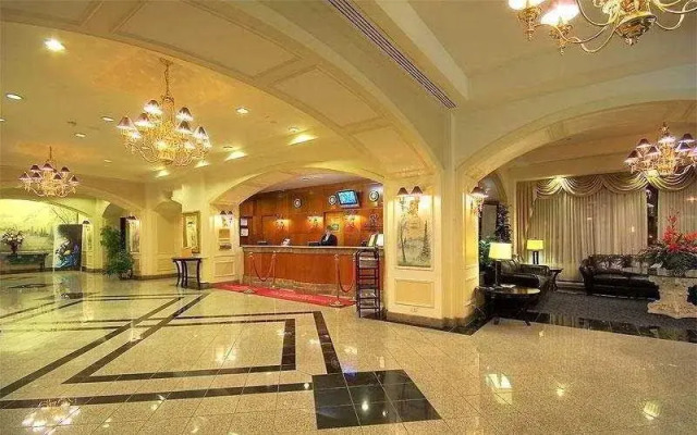 Grand Plaza Montreal Centre-Ville