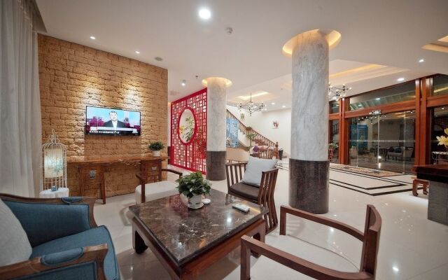 Guilin Crystal Crescent Moon Hotel