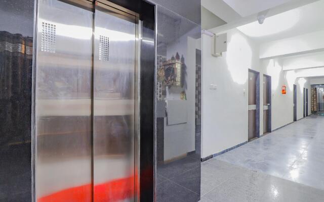 OYO 77910 Hotel Devanshi