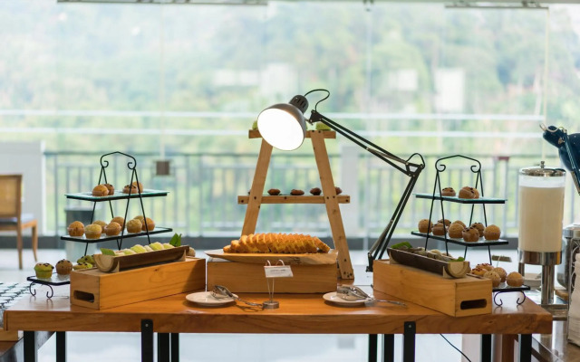 Le Eminence Puncak Hotel Convention & Resort