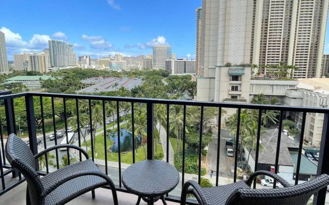 Aqua Palms 816 Condo by Redawning
