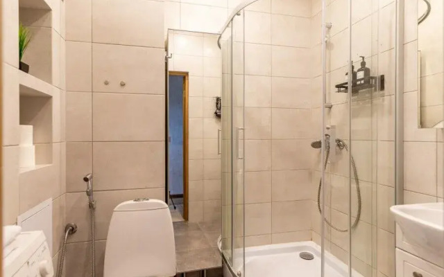 Апартаменты Квартирно на улице Антонова-Овсеенко, д.5, к. 2