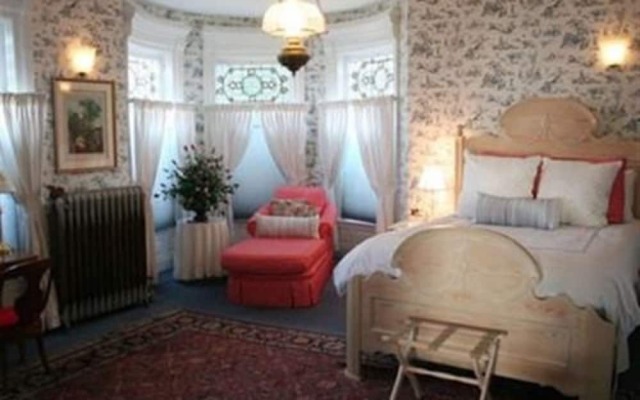 M&M Victorian Bed and Breakfast
