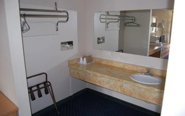 Western Inn Lakewood Tacoma