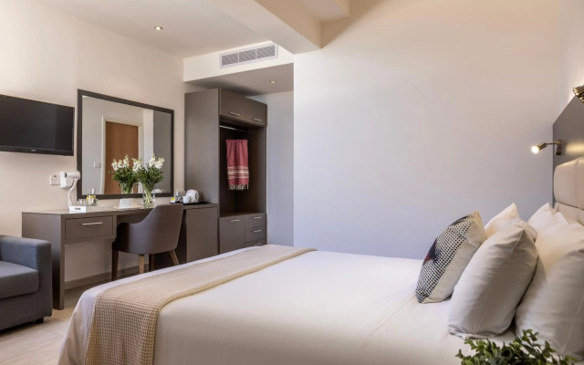 Queen's Bay Hotel