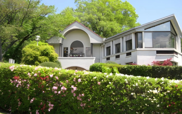 Izu Ippeki lake lakeside terrace