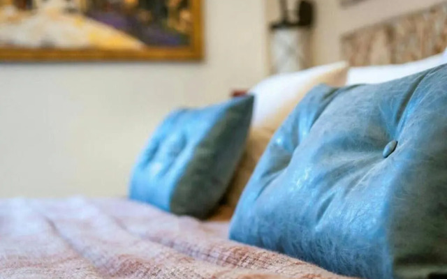 Private House 5 BDR In Mamilla up to 12 People !