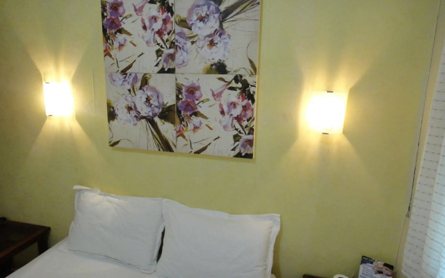 OYO 676 Casa Fuerte Bed And Breakfast