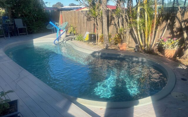 Lakeside Manor 2 Private Bedrooms with amenities