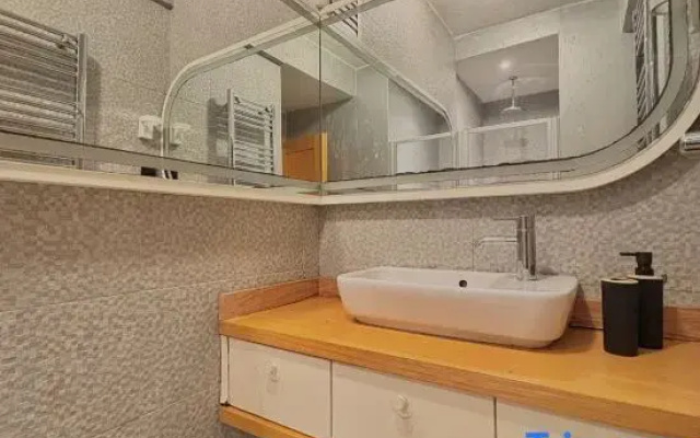Taksim Square—1BR Deluxe Suite 02