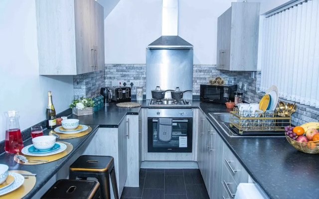 Dudley 3bedroom Home-perfect for Long & Short Stay