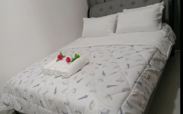 Luxurious Bayview 2BR Near MOA Picc CCP Free Wifi