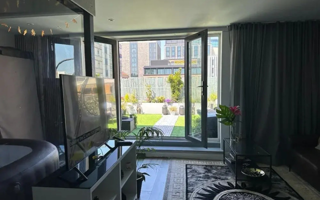 Unique Penthouse With Jacuzzi & Garden
